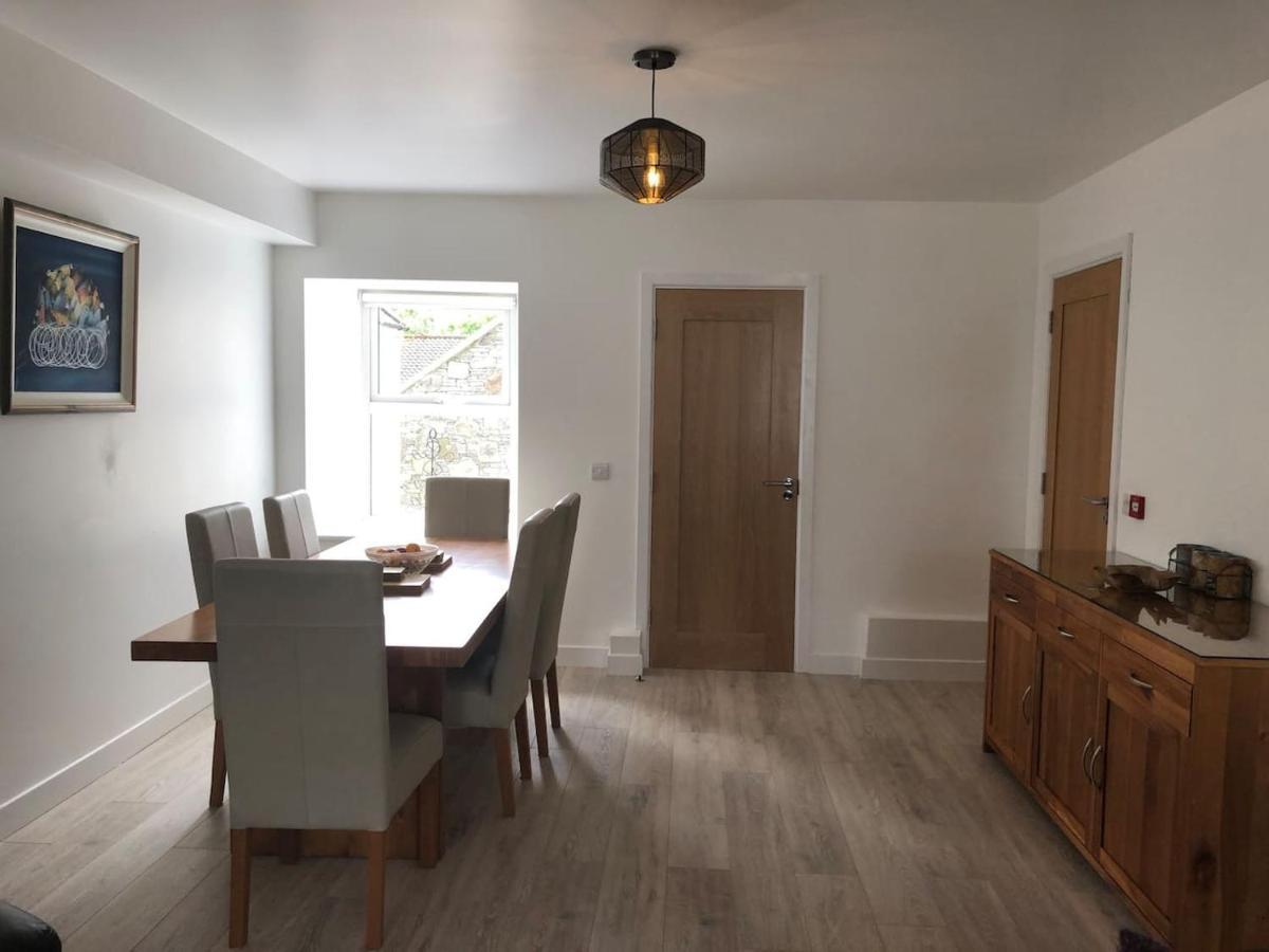 Perfect Apartment In Ideal Location Ennistimon Esterno foto
